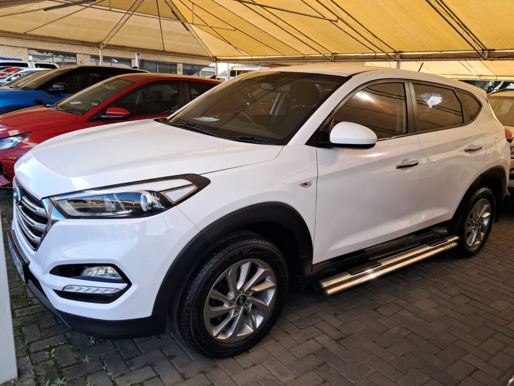 HYUNDAI TUSCON 2.0i PREMIUM Chrome Package